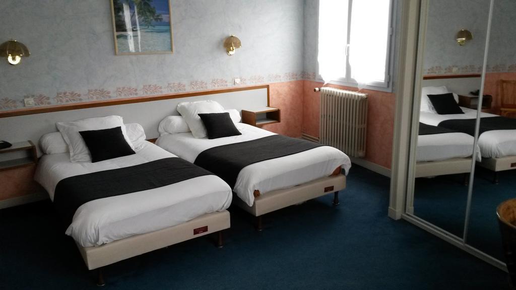 Hotel De L'Agriculture Decize Room photo